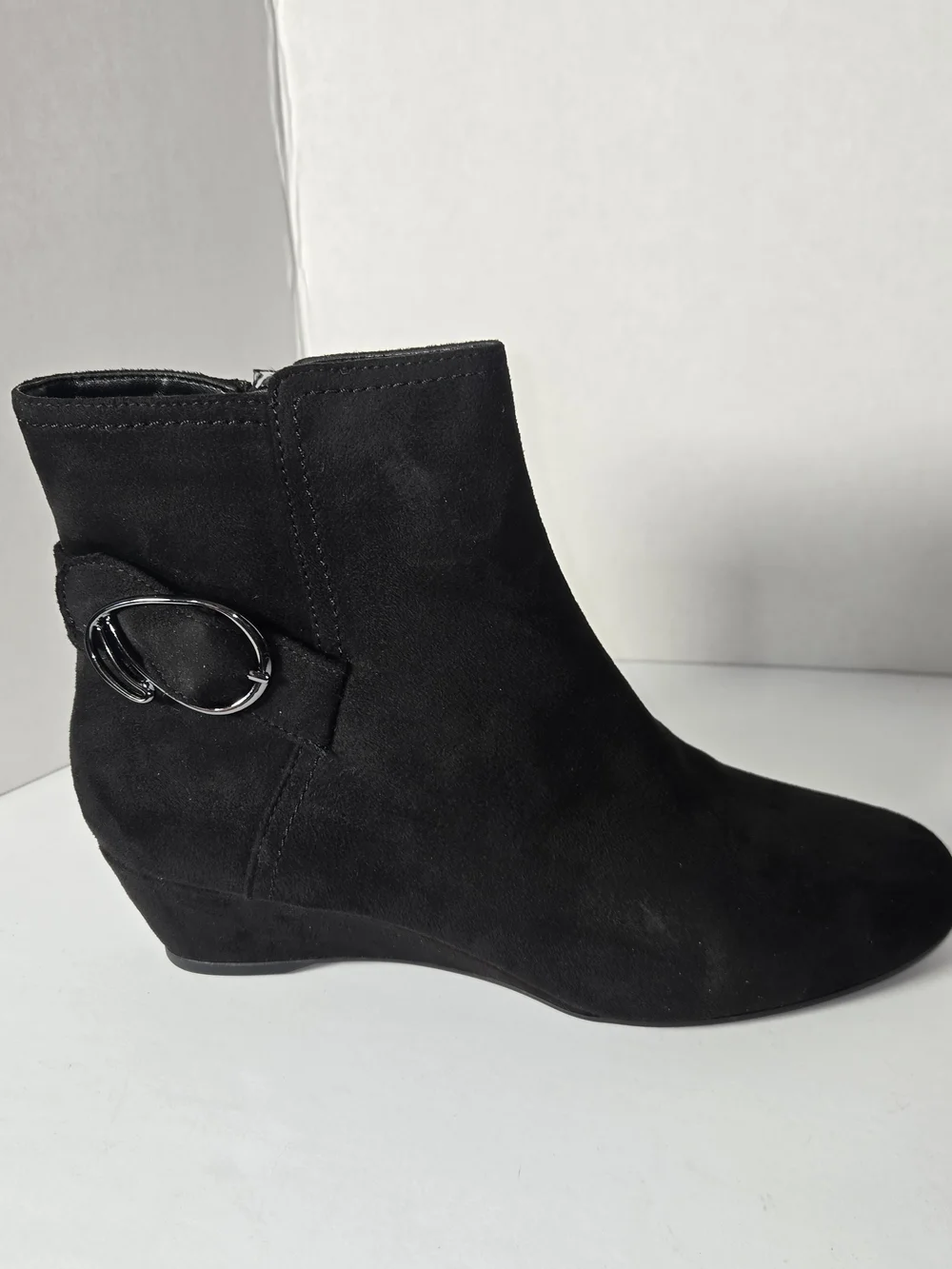 East 5th Memory Foam Black Women's Suede Ankle Boots with Side Zip Size 7.5